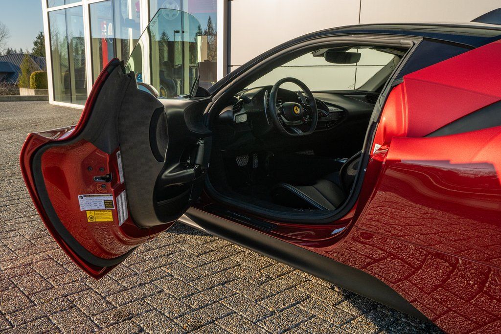 2021 Ferrari SF90 Stradale photo 40