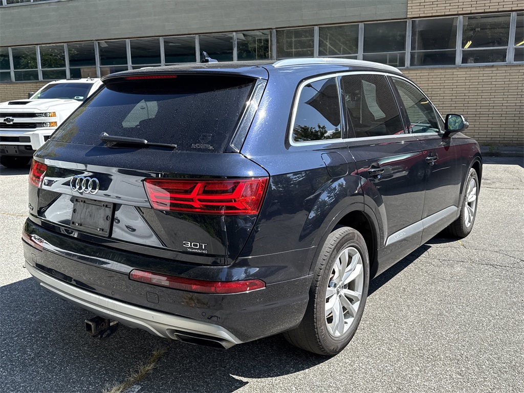 2017 Audi Q7 3.0T Premium Plus photo 3