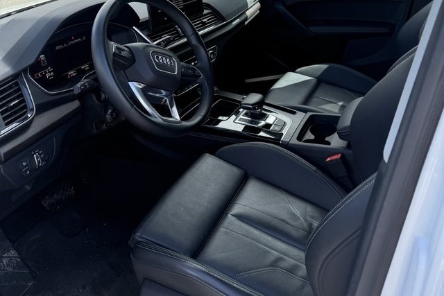 2024 Audi Q5 45 S line Premium photo 3