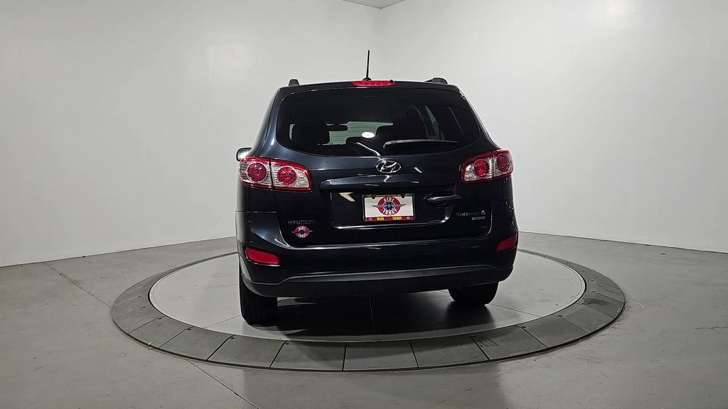 2011 Hyundai Santa Fe GLS photo 4