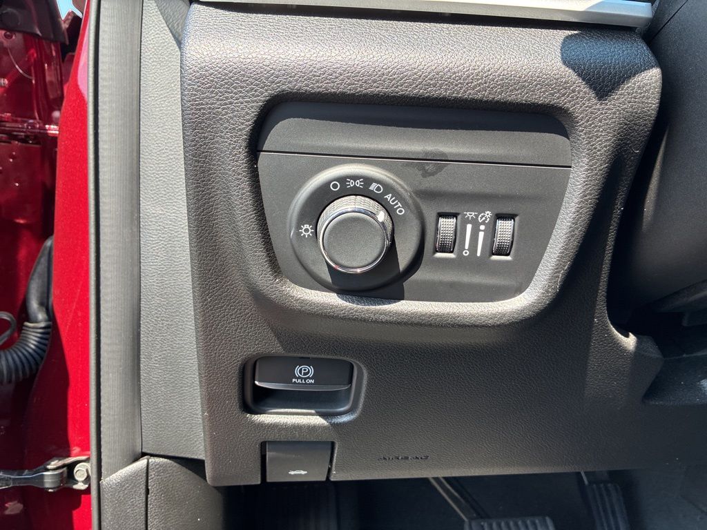 2023 Jeep Grand Cherokee Altitude photo 12
