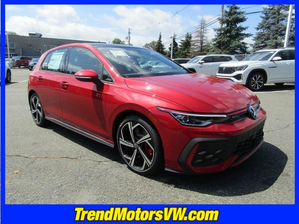2025 Volkswagen Golf GTI SE's photo