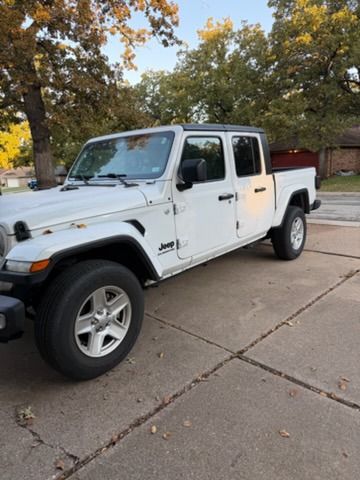 2021 Jeep Gladiator Sport S's photo