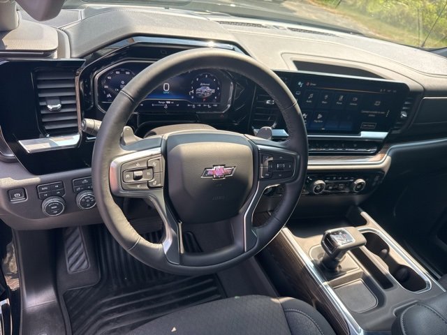 2024 Chevrolet Silverado 1500 RST photo 10