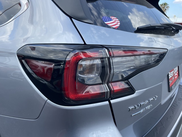 2025 Subaru Outback Touring XT photo 9