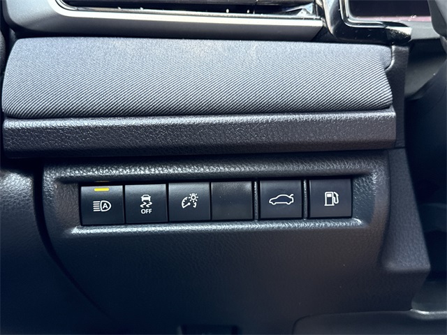2025 Toyota Camry LE photo 18