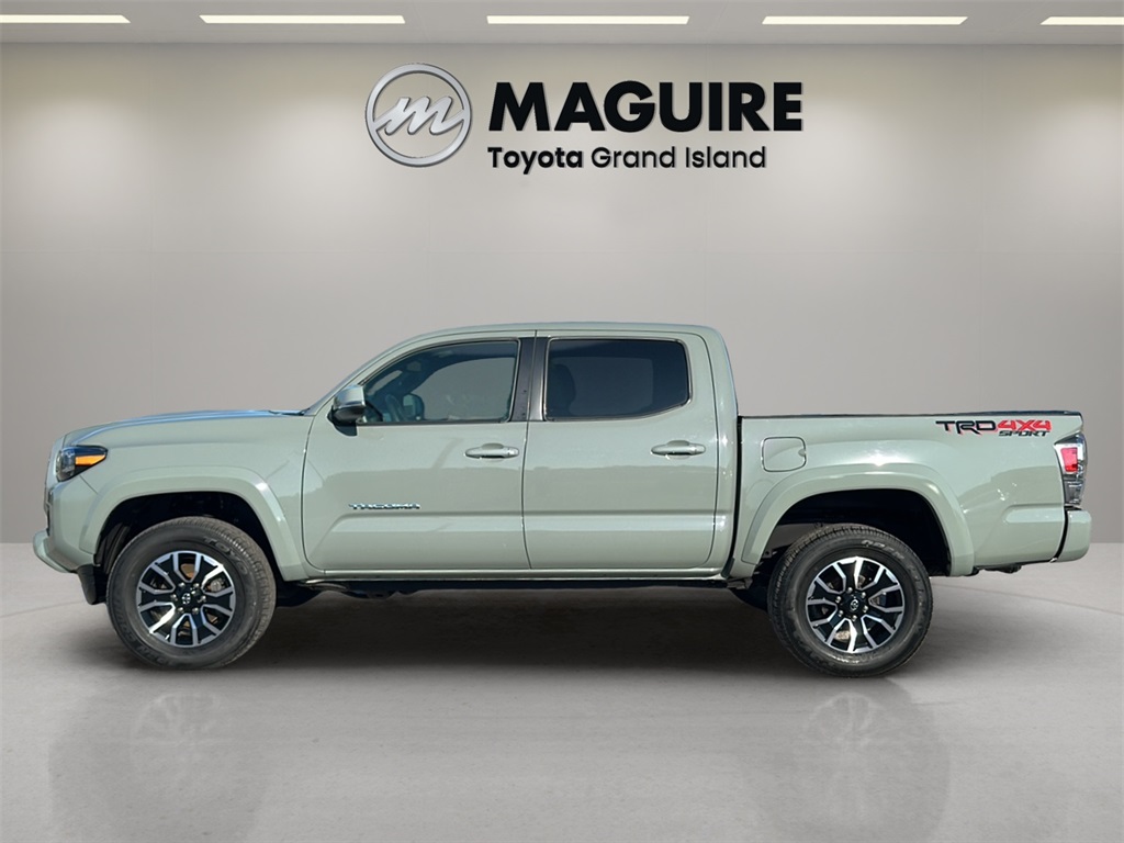 2023 Toyota Tacoma TRD Sport photo 2