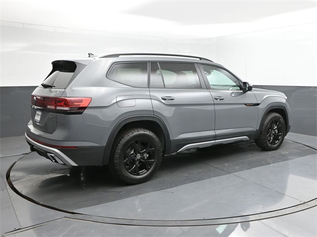 2025 Volkswagen Atlas Peak Edition SE photo 13