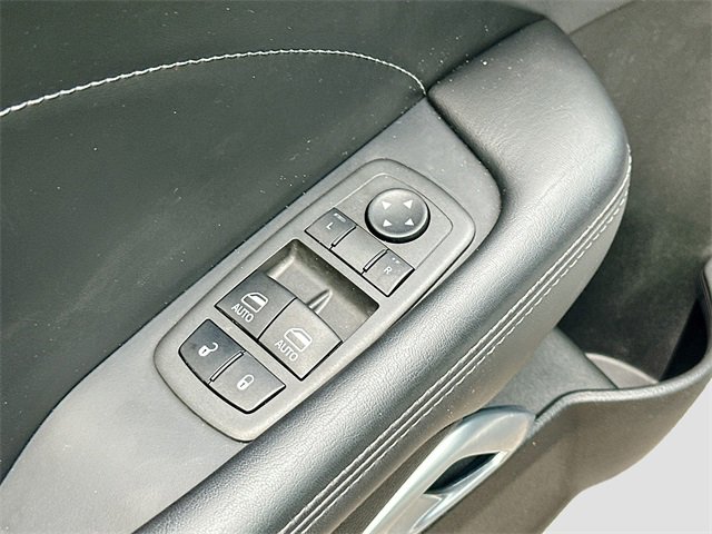 2023 Dodge Challenger R/T photo 18