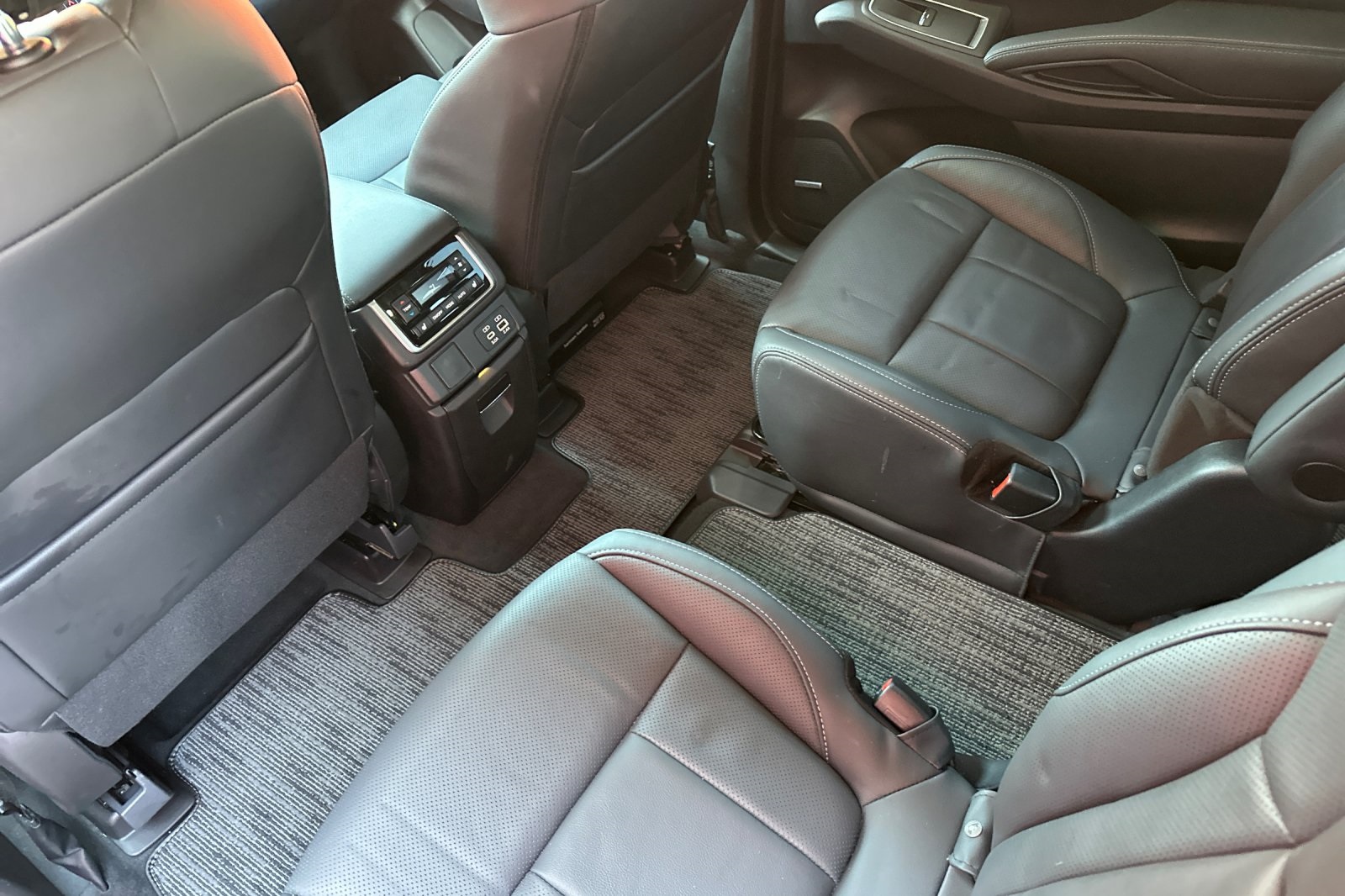 2024 Subaru Ascent Limited photo 8