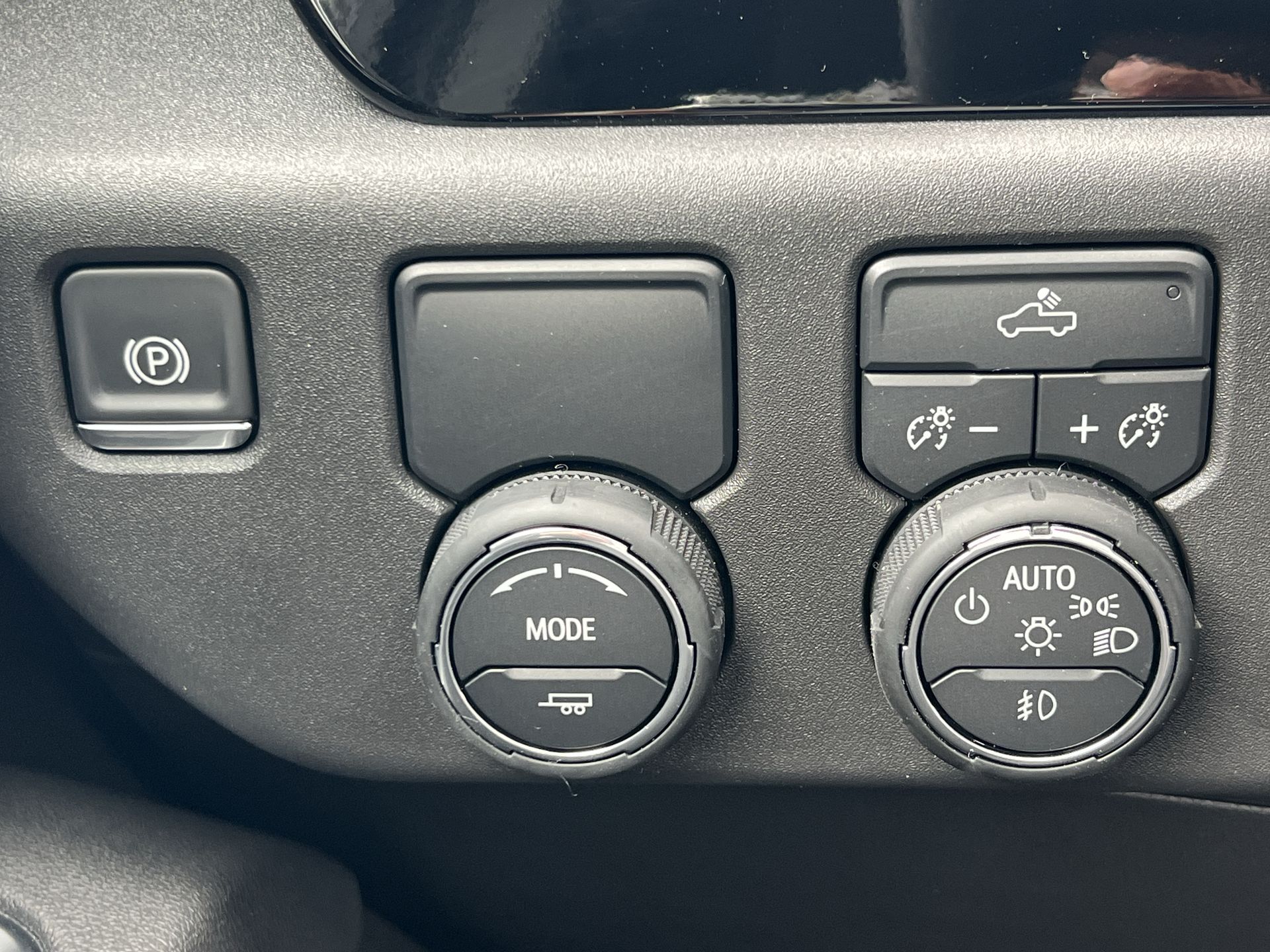 2025 Chevrolet Silverado 1500 RST photo 18
