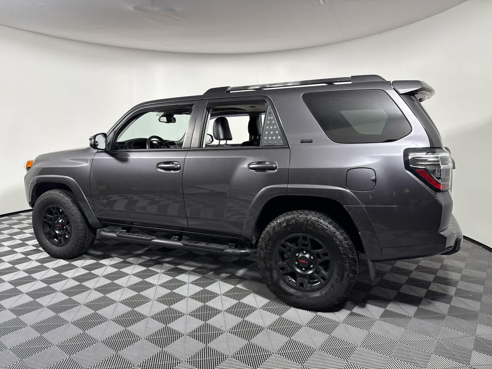 2021 Toyota 4Runner SR5 Premium photo 2