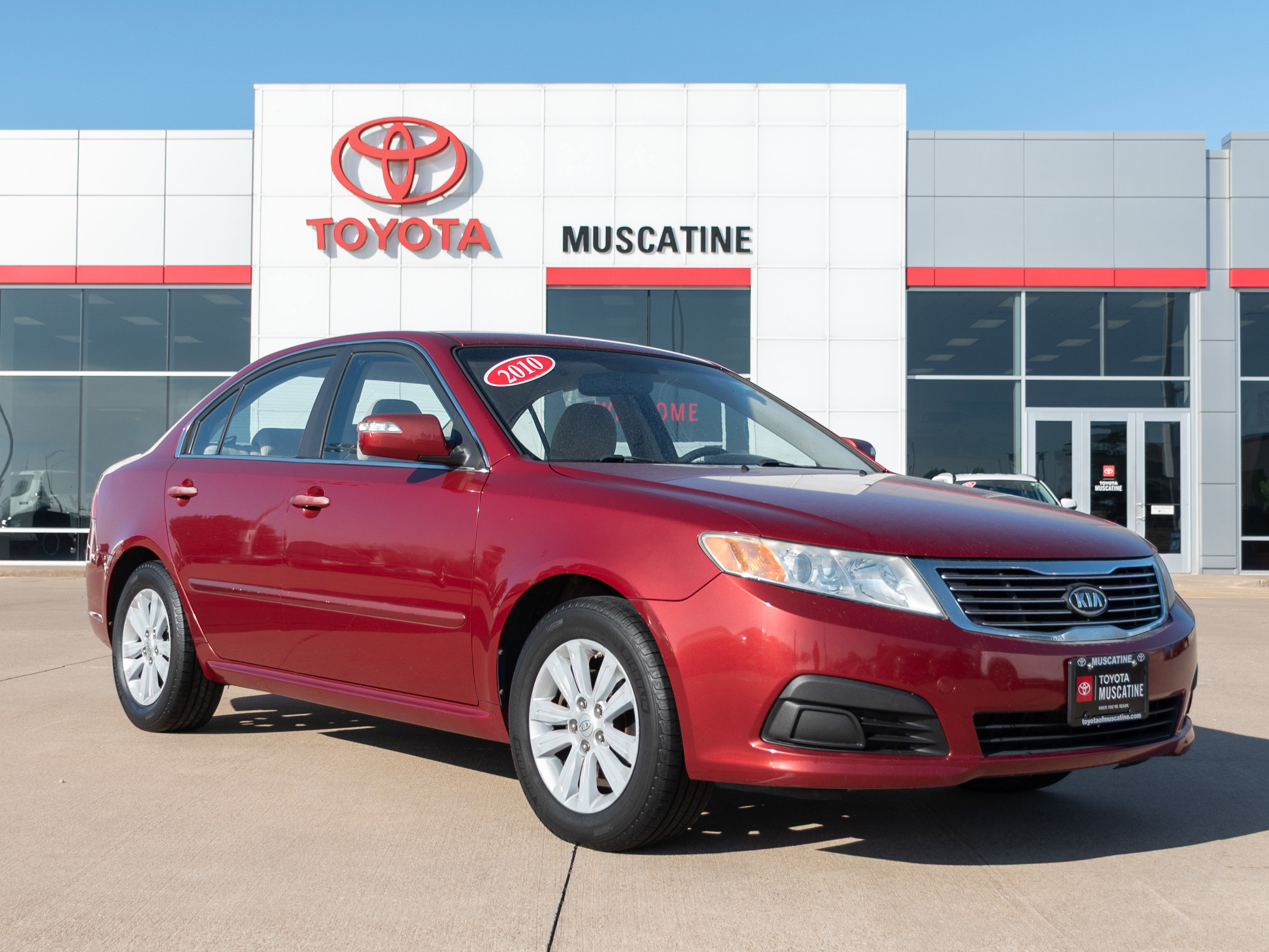 2010 Kia Optima LX's photo