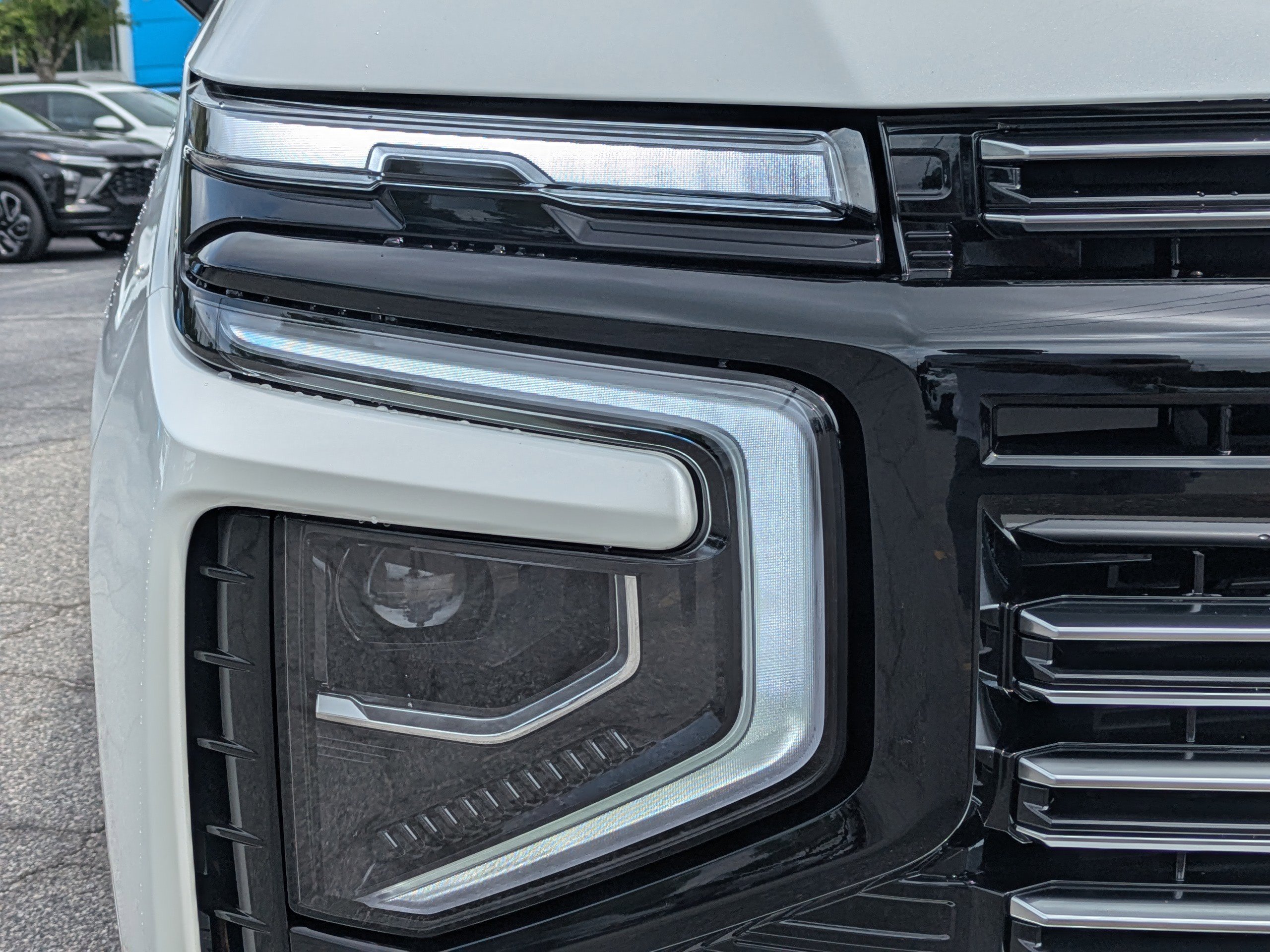 2025 Chevrolet Suburban High Country photo 9