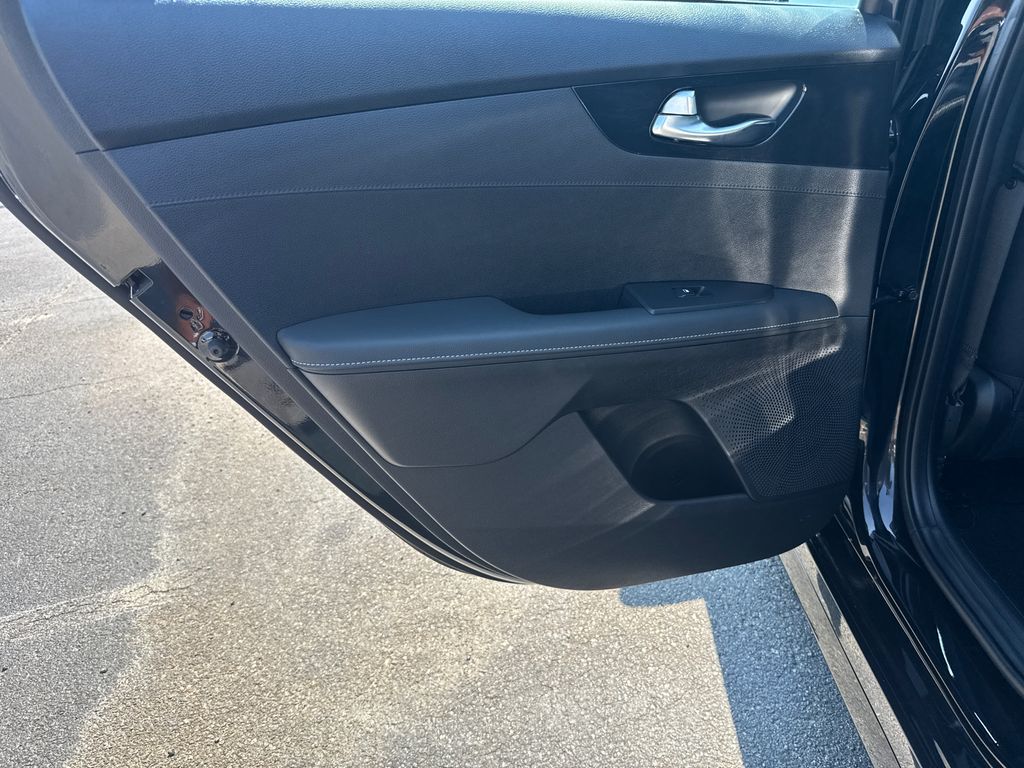 2024 Kia Forte GT-Line photo 19
