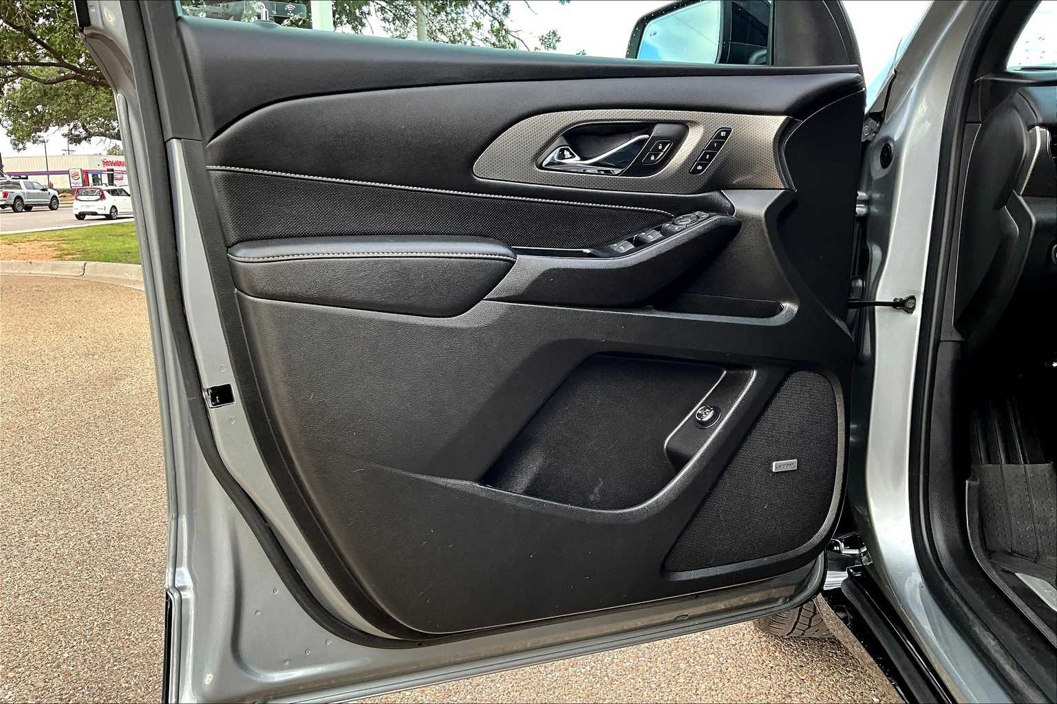 2023 Chevrolet Traverse Premier photo 16