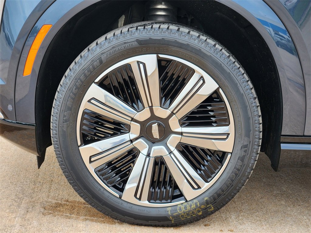 2025 Cadillac Escalade IQ Luxury photo 8