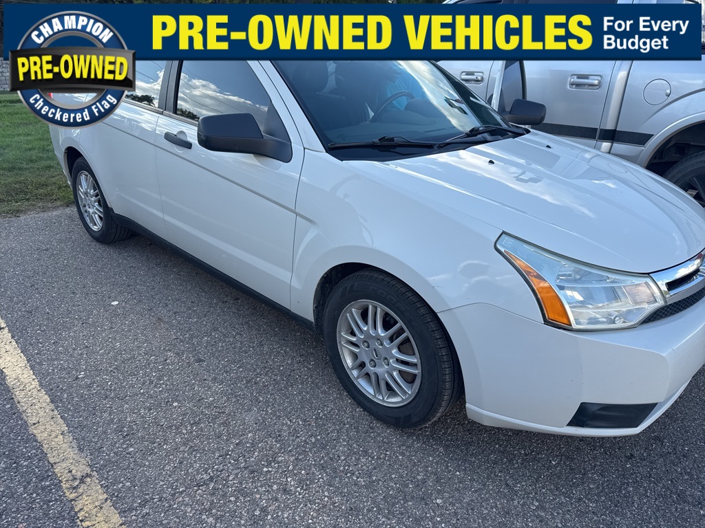 2011 Ford Focus SE photo 2