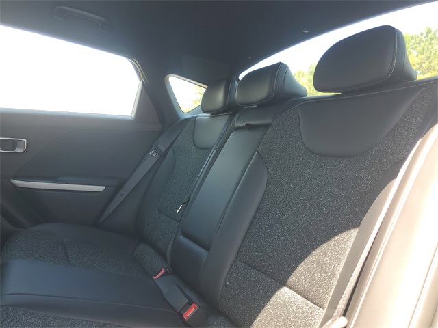 2025 Kia K4 GT-Line photo 9