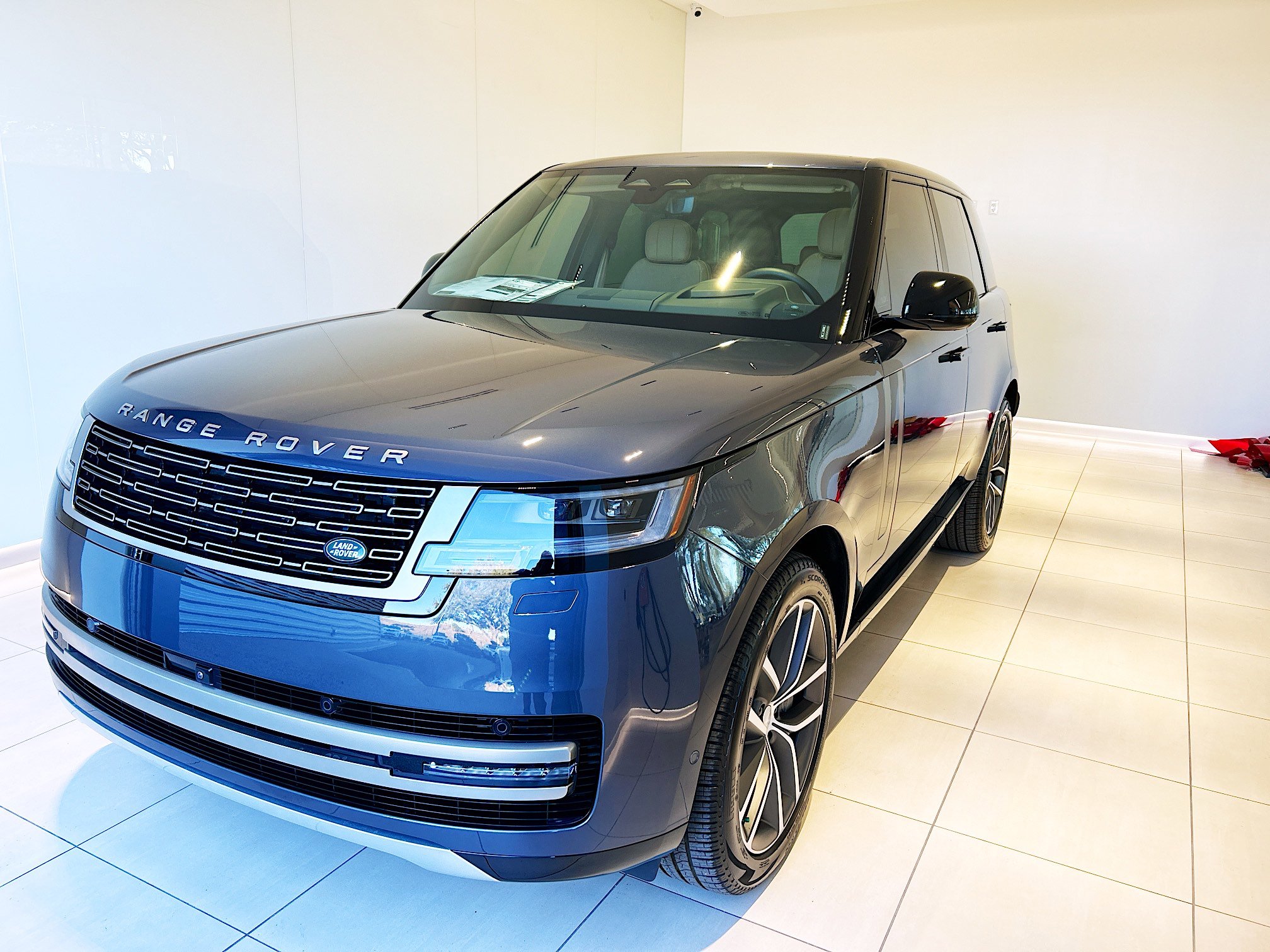 New 2024 Land Rover Range Rover SE SUV in Tampa A204560 Land Rover Tampa