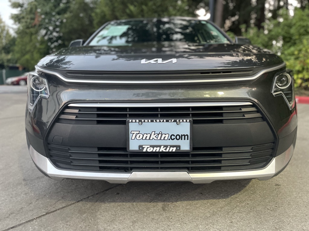 2023 Kia Niro LX photo 5