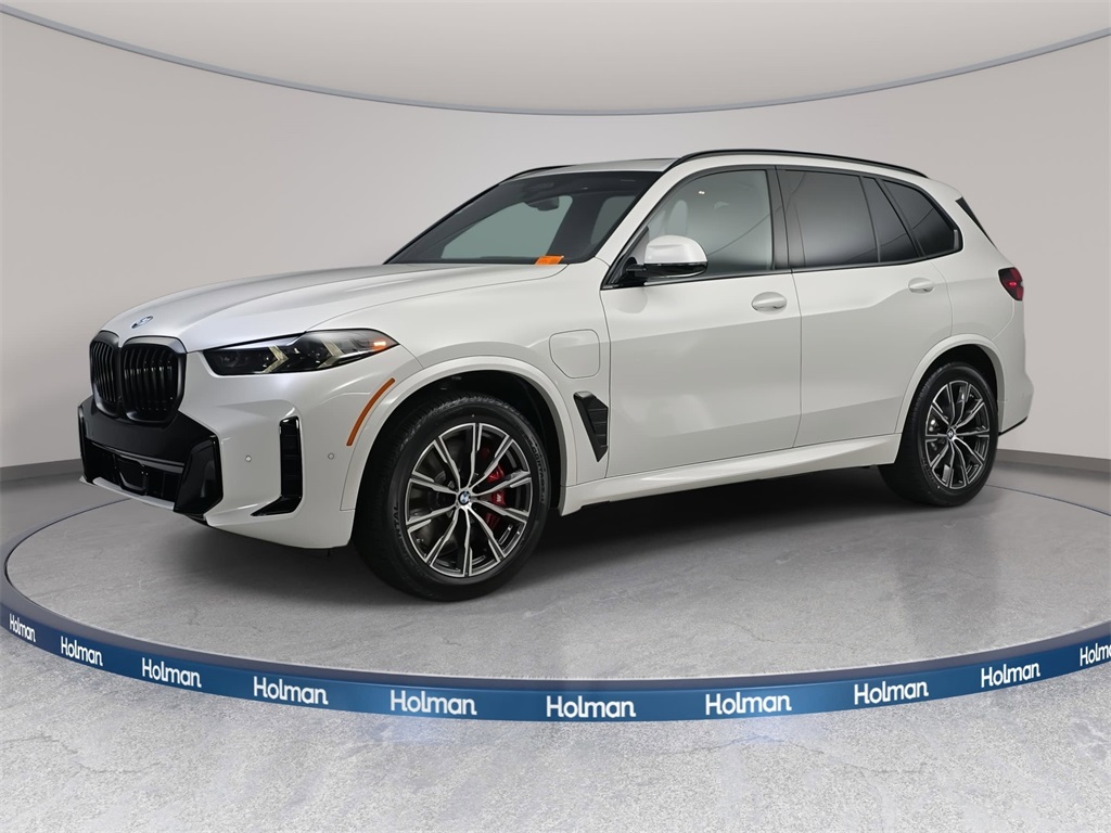 2026 BMW X5 50e's photo