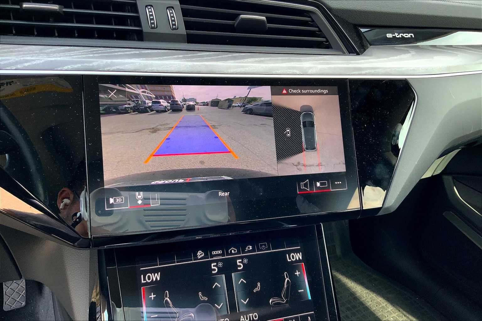 2024 Audi Q8 E-tron Premium Plus photo 22