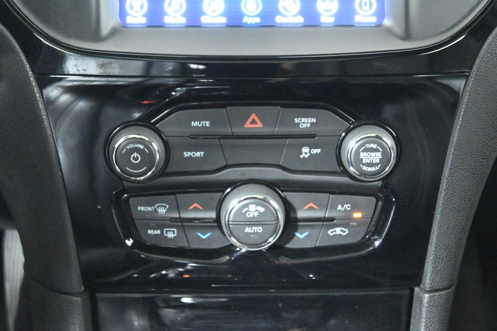 2017 Chrysler 300 S photo 23