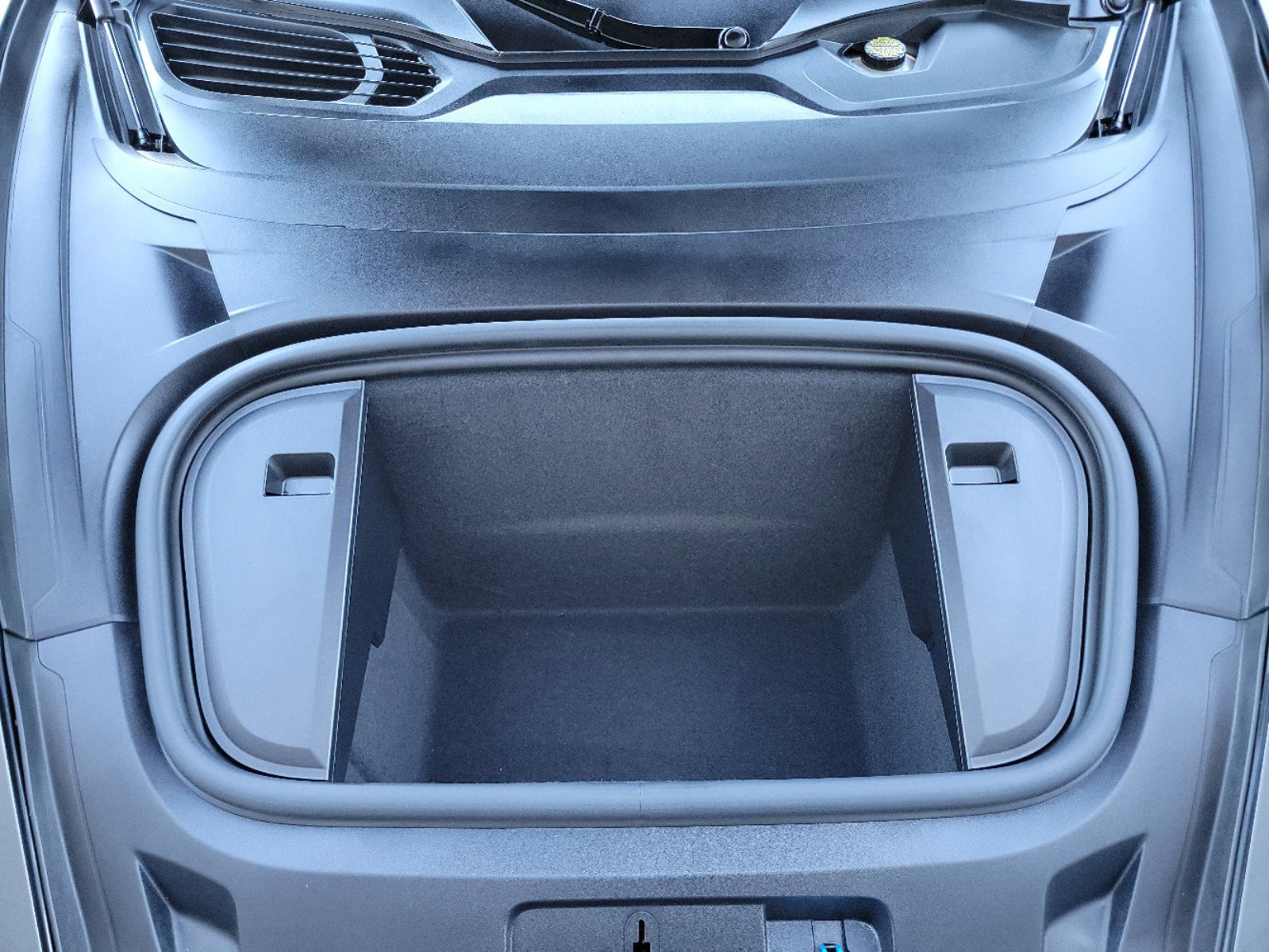 2025 Porsche Taycan 4S photo 26