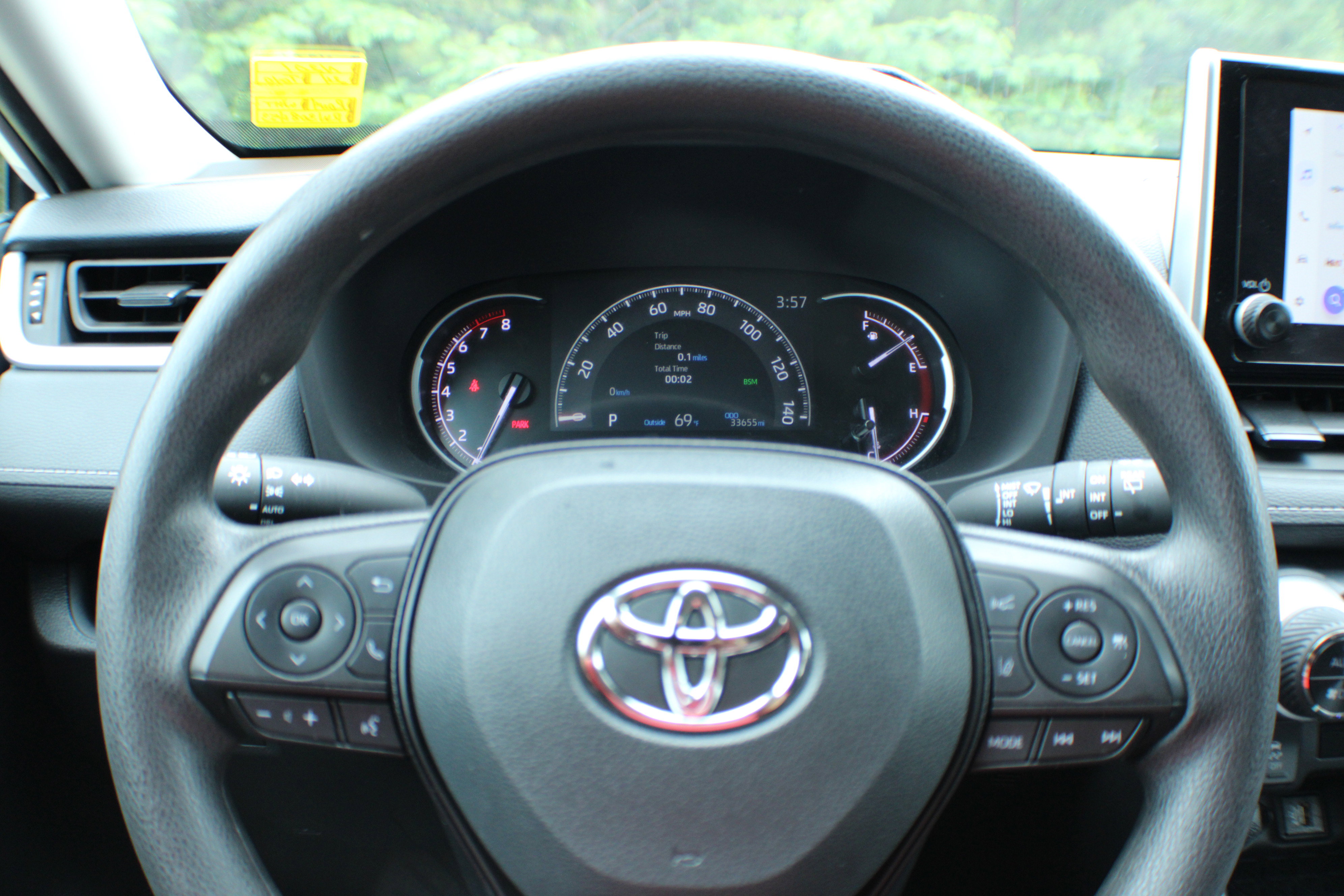 2024 Toyota RAV4 XLE photo 7