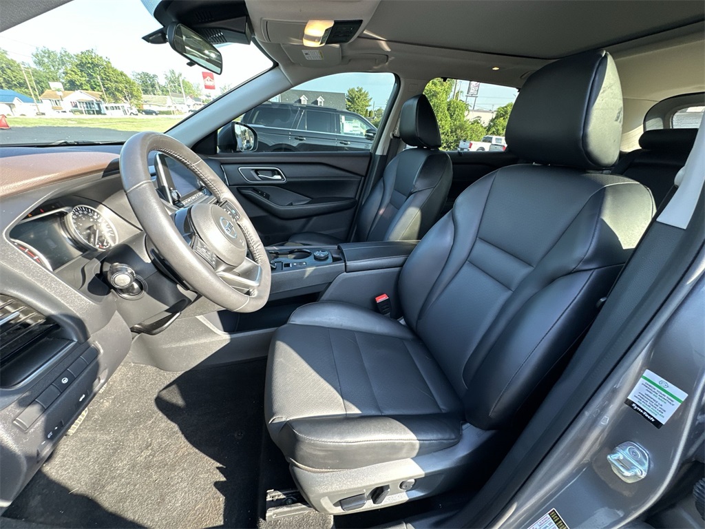 2021 Nissan Rogue SV photo 11