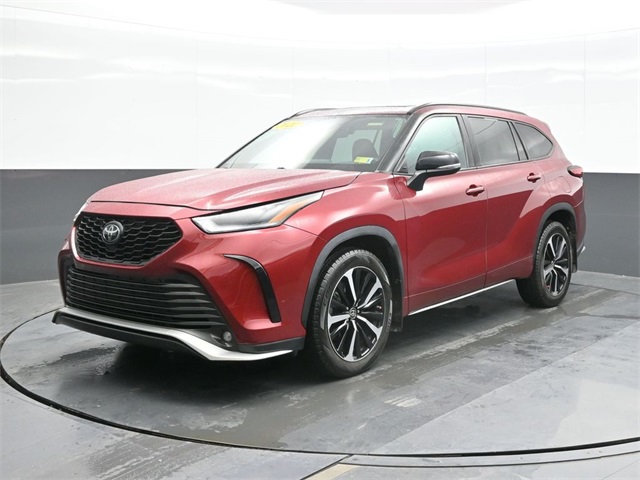 2022 Toyota Highlander XSE's photo