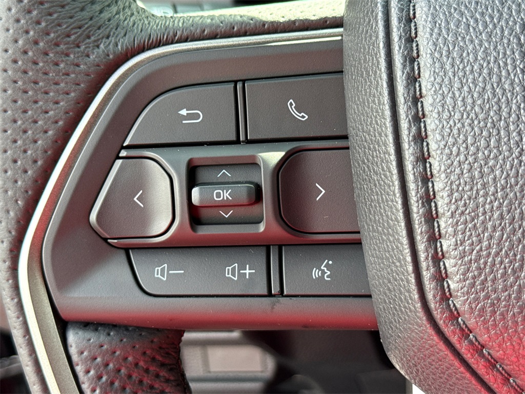 2025 Toyota Tacoma TRD Sport photo 24