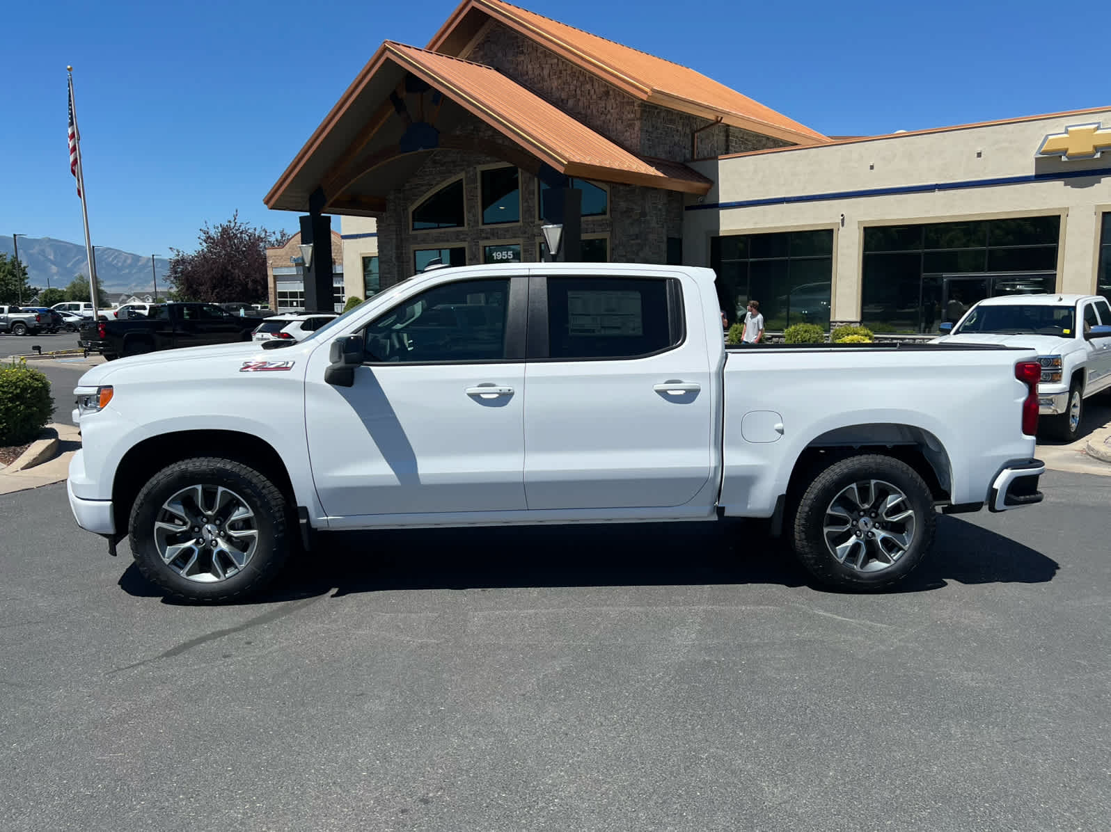 2025 Chevrolet Silverado 1500 RST photo 2