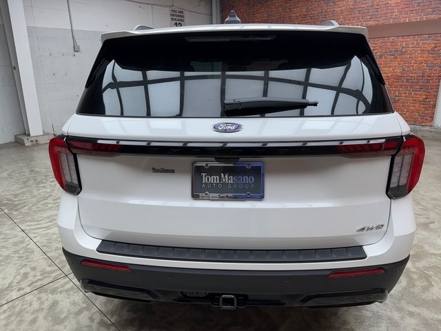 2025 Ford Explorer ST-Line photo 4