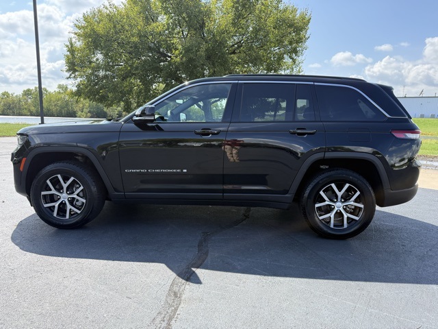 2024 Jeep Grand Cherokee Limited photo 4