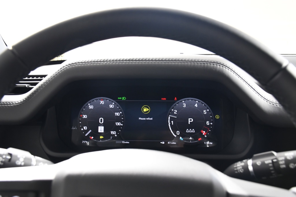 2025 Land Rover Defender 110 S photo 29