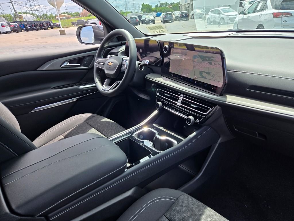2026 Chevrolet Traverse photo 4