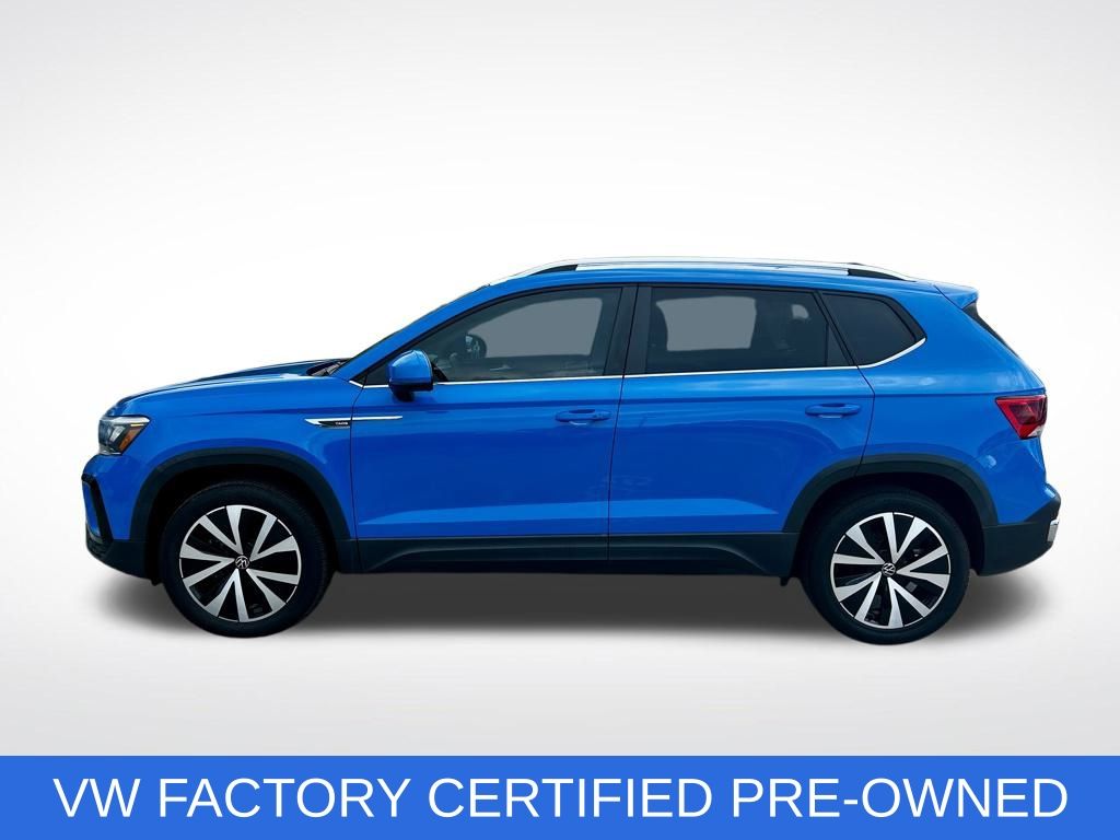 2022 Volkswagen Taos SE photo 2