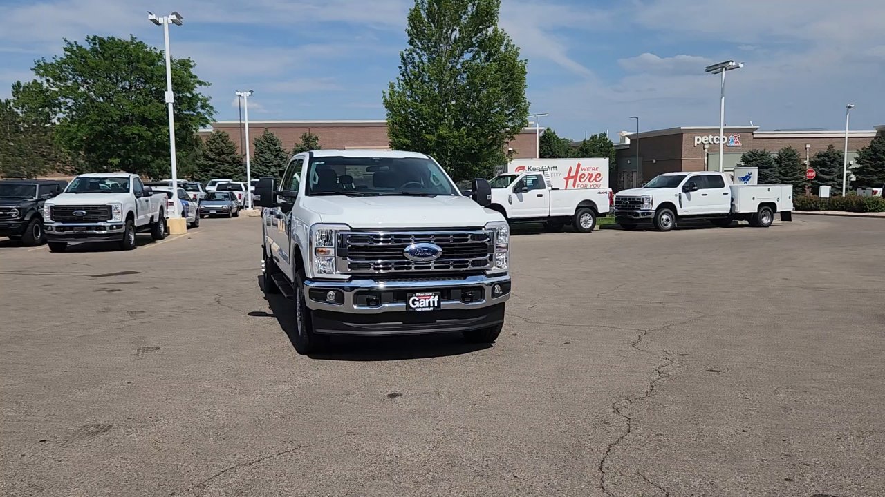2025 Ford F-250 XLT photo 6