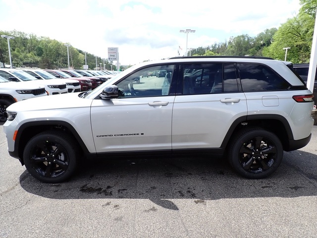 2025 Jeep Grand Cherokee Altitude X photo 2