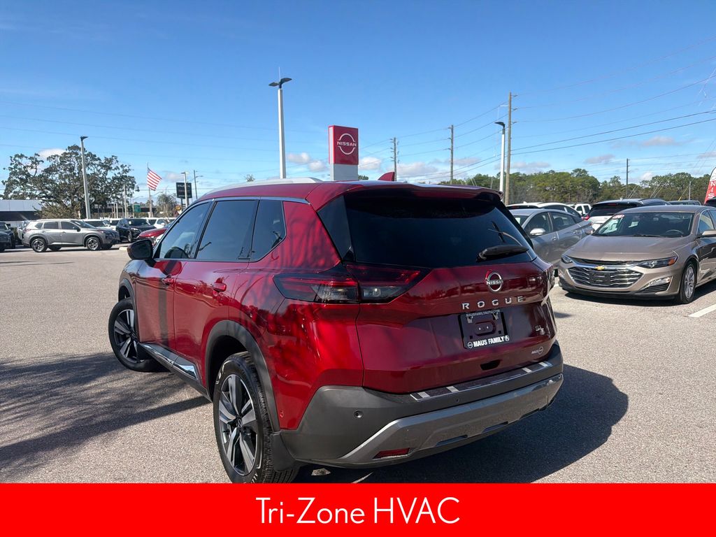 2023 Nissan Rogue SL photo 3