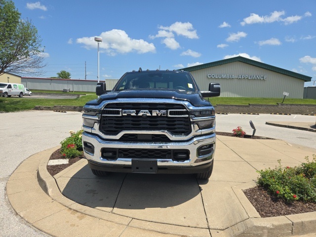 2025 Ram 2500 Tradesman photo 2