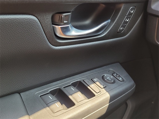 2026 Honda CR-V Hybrid Sport-L photo 18