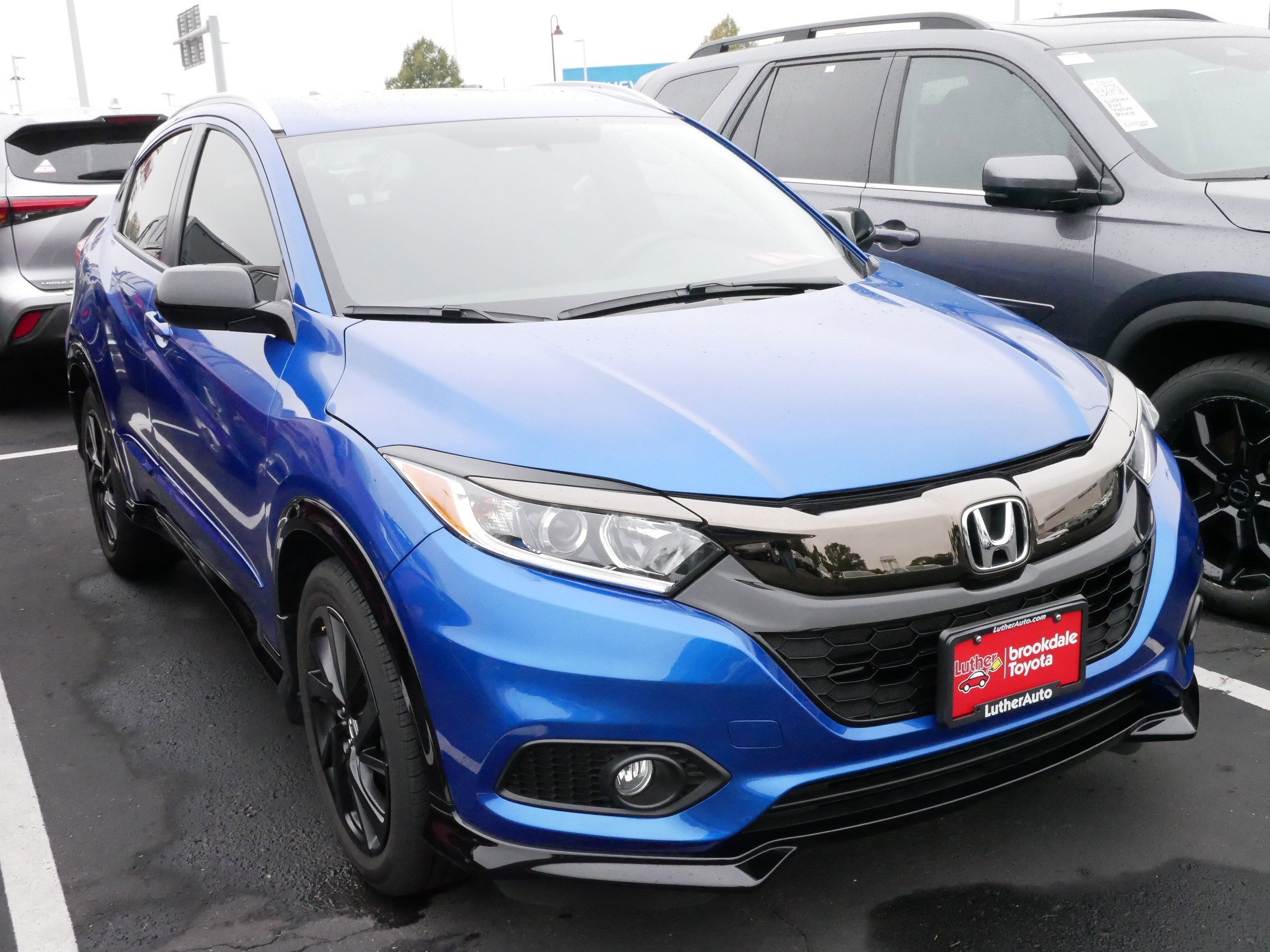 Used 2022 Honda HR-V Sport with VIN 3CZRU6H19NM769574 for sale in Brooklyn Center, Minnesota