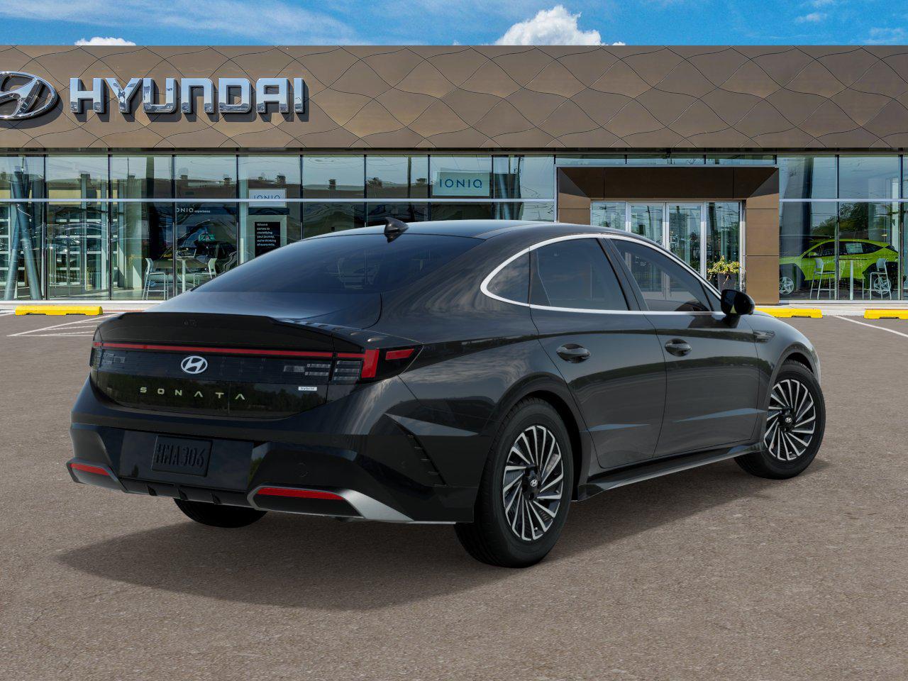 2025 Hyundai Sonata Hybrid Limited photo 4
