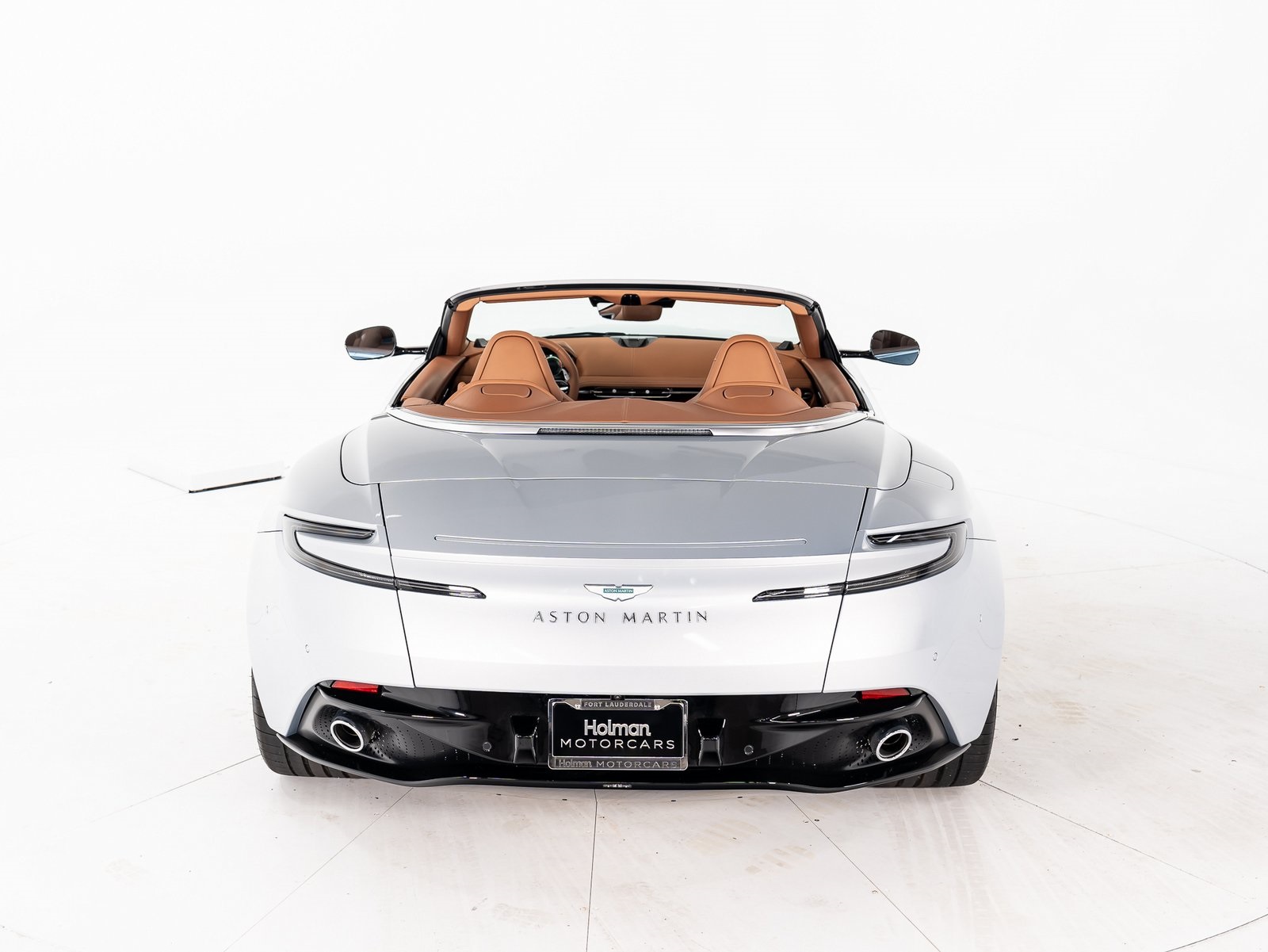 2025 Aston Martin DB12 photo 4