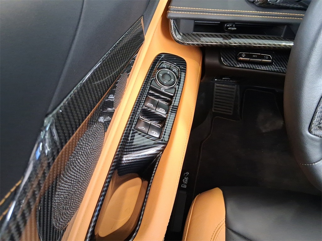 2023 Chevrolet Corvette Stingray 2LT photo 9