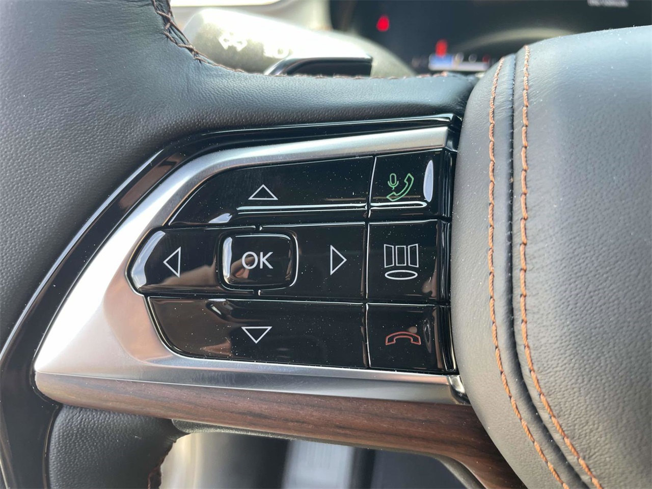 2025 Jeep Grand Cherokee L Summit photo 28