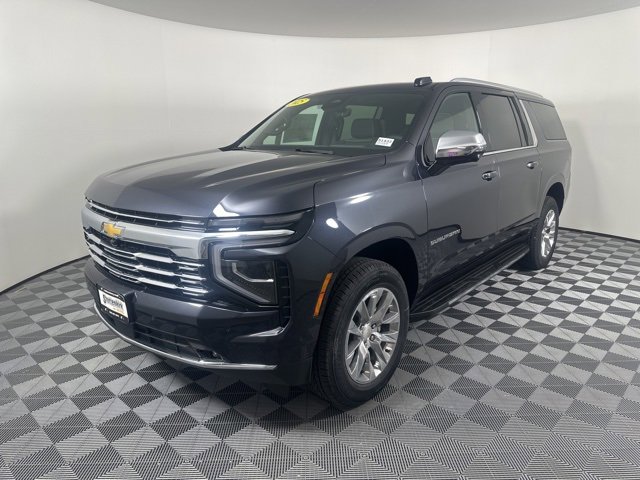 2025 Chevrolet Suburban Premier photo 4
